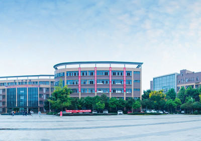 成都市郫都区友爱职业技术雷竞技官网竞猜
2022年招生简章