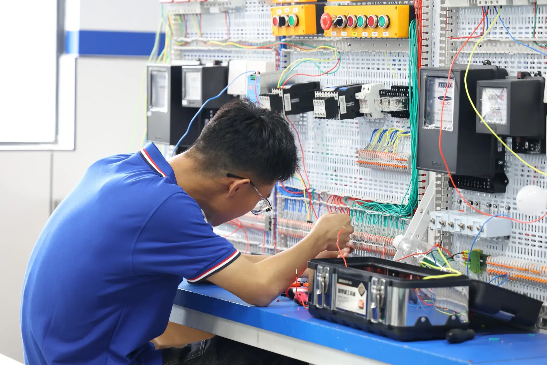 �����豸���������רҵ